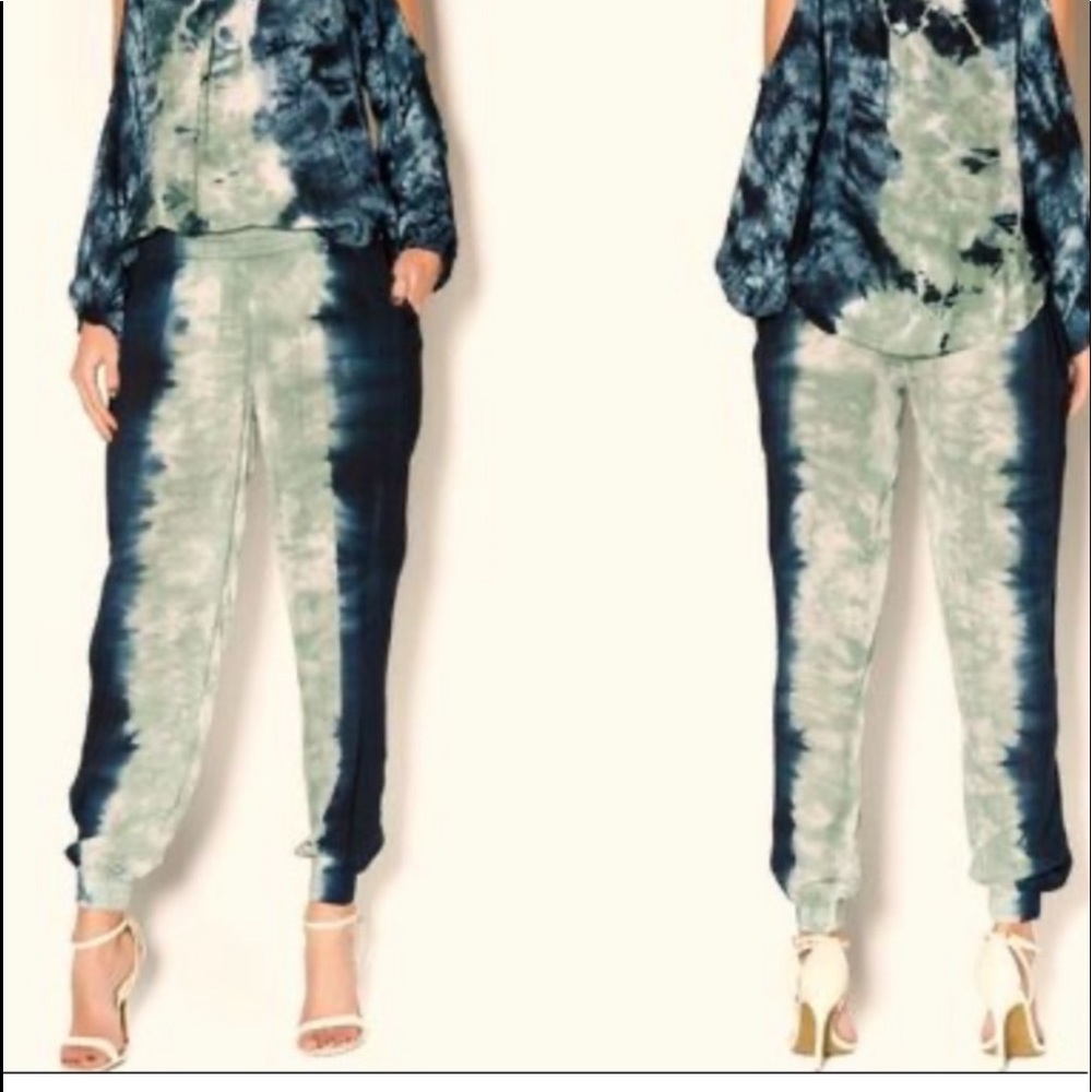NWT Elan Navy and green tie-dye joggers